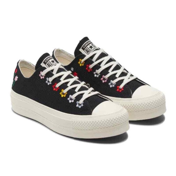 Converse Shoes - Converse Womens Black Floral-Embroidered Low Top Sneakers Sz 9 Women's